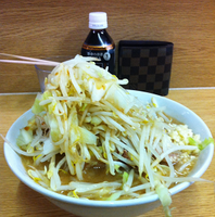 「小ラーメン　野菜増し麺半分」@ラーメン二郎 栃木街道店の写真