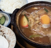 「手打親子煮込うどん（820円）＋御飯（100円）」@にこみ亭の写真