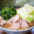 大盛りチャーシュー麺海苔増しほうれん草増しキャベツニンニク