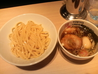 「つけめん・ライト（淡麗）・Ｍ＋味玉＋炙りチャーシュー」@TOKYO UNDER GROUND RAMEN 頑者の写真