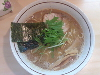 「濃厚魚介豚骨らーめん」@麺屋 くおんの写真