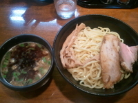 「黒濃厚つけそば800円+大盛り100円」@はりけんラーメンの写真