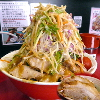 「豚冷やし中華 850円（ヤサイマシマシ・アブラ・カラメ）」@千里眼の写真