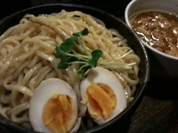 「特製カレーつけめん + 大盛り1100円」@燈の車の写真