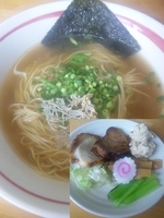 「黄金らーめん（あご出汁）【限定】＋らいす」@MENYA 食い味の道有楽の写真