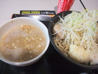 「つけ麺（中）＋味玉（全増し）」@ジャンクガレッジ 甲府昭和店の写真