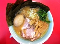 「清六家 ○特醤油ラーメン」@横浜家系ラーメン 清六家 小山店の写真
