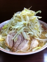 「小ラーメン（650円)ヤサイマシマシ･ニンニク」@ラーメン二郎 横浜関内店の写真