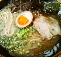 「キョーザセット(黒竜とんこつ)750円」@とんこつらーめん 黒竜の写真