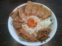 「汁なし(大盛り950円)+ﾁｬｰｼｭｰ(200円)」@麺や 蒼 AOIの写真