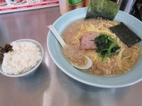 「ラーメン中盛550円、半ライス100円」@ラーメンショップ 野田店の写真