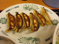 「餃子（６個入り）　200円」@日高屋 我孫子南口店の写真