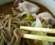 「あつあつエゴマ豚カレーそば　650円」@磐越自動車道 阿武隈高原SA（下り）の写真