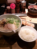 「白丸餃子ランチ８５０円＋替え玉１２０円」@博多一風堂 上野広小路店の写真