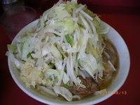 「小豚ニンニクヤサイ増し増し　￥750　生卵　￥50」@ラーメン二郎 桜台駅前店の写真