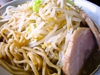 「ラーメン【麺少なめ】（600円）」@らーめん松信の写真