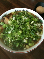 「中華そば ￥650 &中華そば（ねぎ増し＋味玉）￥900」@麺や 太華の写真