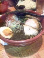 「トントロ炙りチャーシュー黒極み＋大盛り」@黒味噌らーめん 初代けいすけ 品川店の写真