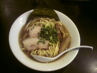 「らーめん（黒）700円」@音麺酒家 楽々の写真