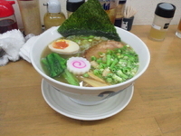 「３種の煮干しラーメン［煮干しダブル］」@MENYA 食い味の道有楽の写真