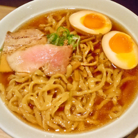 「味玉らーめん（大盛り）　￥９５０」@麺や 七彩 東京駅の写真