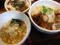 「ネギ油の塩つけめん（中盛）＋豚ごはん（塩わさび味）」@麺処 井の庄の写真