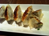 「手作り焼き餃子 380円」@アジアン酒場 モンスターの写真