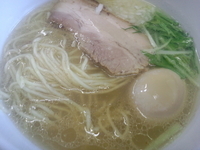 「らーめん味玉入り」@めんやももの写真