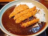 「黒カレー　￥５８０」@金の蔵Jr. 新宿御苑前店の写真