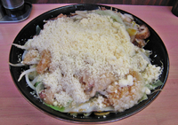 「まぜそば＋チーズ 800+100=900円」@魔人豚の写真