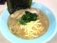 「ラーメン中 麺固め」@真鍋家の写真