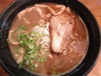 「濃厚魚介豚骨エビ風味　「700円」」@はりけんラーメンの写真