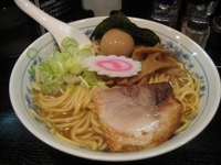 「中華そば(煮玉子入り)[800円]」@大勝軒 まるいち 六本木店の写真