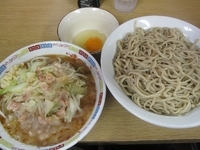 「大ラーメン　７５０円　＋　つけ麺　１５０円　＋　生卵　５０円」@ラーメン二郎 栃木街道店の写真