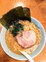 「らーめん並600円＋餃子380円」@らーめん 佐とうの写真