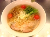 「鶏と魚介の豊潤塩ラーメン」@麺処 ほん田 東京駅一番街店の写真