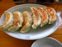 「餃子(6個)400円+鴻蘭メン」@鴻蘭の写真