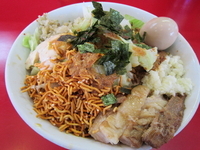 「冷やしまぜそば(大)１０１０円」@ジャンクガレッジ 東大宮店の写真