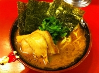 「ラーメン（麺固め、濃いめ）」@家系総本山 ラーメン吉村家の写真