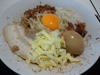 「まぜそば（並）（アブラ・チーズ）」@ジャンクガレッジ 甲府昭和店の写真