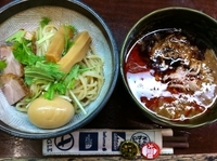 「辛つけ麺（麺少なめ→味付半熟玉子）+豚ほぐし」@つけ麺 もといしの写真