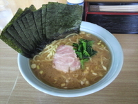 「ラーメン中盛り＋海苔　　　固目　濃い目　多目」@奥津家の写真