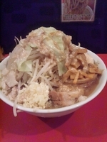 「豚玉メンマラーメン（ヤサイ、ニンニク、アブラ）」@用心棒 本号の写真