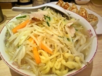 「タンメンプラスぎょうざ」@タンメンしゃきしゃきの写真