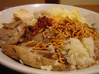 「特製まぜそば」@ジャンクガレッジ イオンレイクタウンmori店の写真