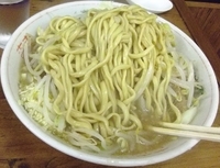 「普通盛焼豚(小ブタ)＋ニンニク」@ラーメン二郎 品川店の写真