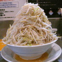 「塩らーめん 600円（ヤサイ増し増し・更に盛って）」@らーめん大 汐留店の写真