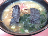 「唐揚げらーめん小（680円）」@自家製麺 らーめん・つけ麺専門店 一本槍の写真