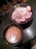 「つけ麺（小）６８０円+味玉(ｸｰﾎﾟﾝ)」@麺屋鬼瓦の写真