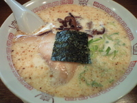 「豚骨塩（500円）＋まかない丼（280円）＋替玉（50円）」@四代目 哲麺 あきる野店の写真
